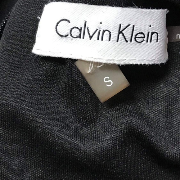Calvin Klein brand size small black dress has a V neckline very beautiful - Picture 4 of 4